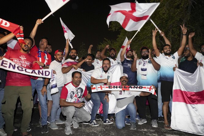Катар заподозрили в подкупе индийских фанатов — чтобы на ЧМ-2022 они болели за Англию, Францию и другие сборные. Власти страны обвинения отвергают