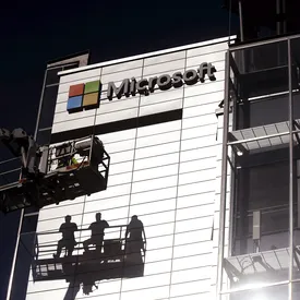 Microsoft обвинила группировку хакеров из России в новой атаке на госагентства США Microsoft обвинила группировку хакеров из России в новой атаке на госагентства США