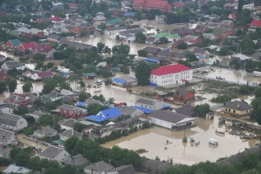 Вид на город Крымск, пострадавший от наводнения, 2012