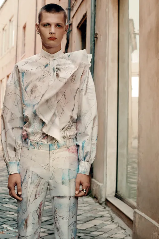 Alexander McQueen весна-лето 2022 Alexander McQueen весна-лето 2022