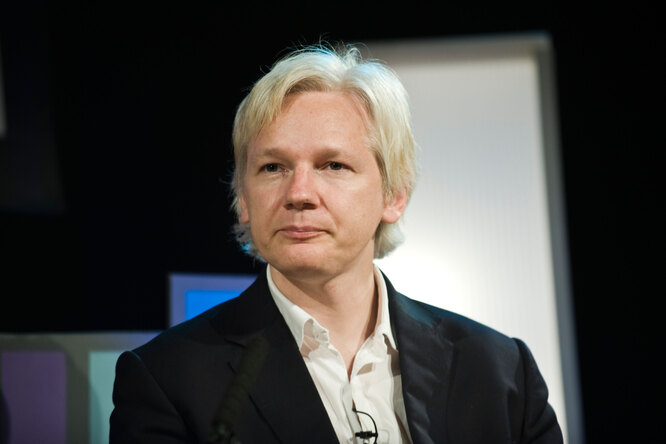 Глава МВД Великобритании одобрила экстрадицию основателя WikiLeaks Джулиана Ассанжа в США — ему грозит до 175 лет тюрьмы