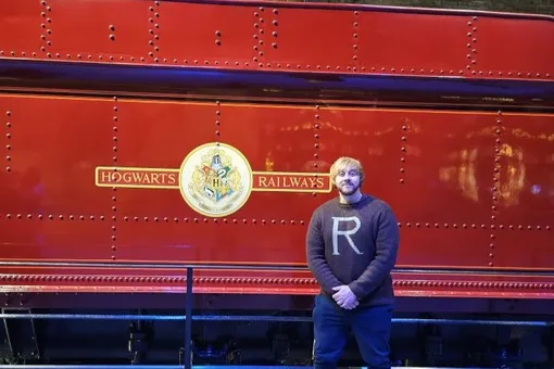 Двойник Руперта Гринта вызвал ажиотаж в студии «Гарри Поттера». Фанаты приняли его за Рона Уизли