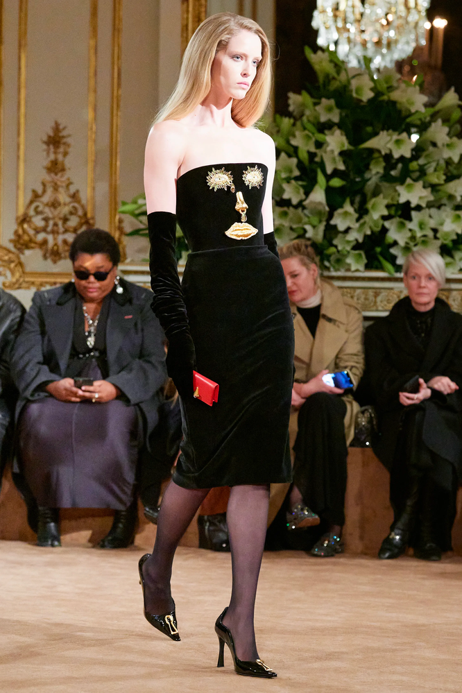 Schiaparelli Дэниела Розберри — осень-зима 2023 Schiaparelli Дэниела Розберри — осень-зима 2023