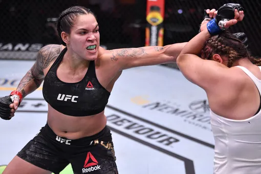 Чемпионка UFC Аманда Нуньес вызвала на бой Ким Кардашьян