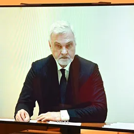 «Для вас я — Путин». Глава Коми ответил на возмущения местных жителей, собравшихся подать жалобу президенту «Для вас я — Путин». Глава Коми ответил на возмущения местных жителей, собравшихся подать жалобу президенту