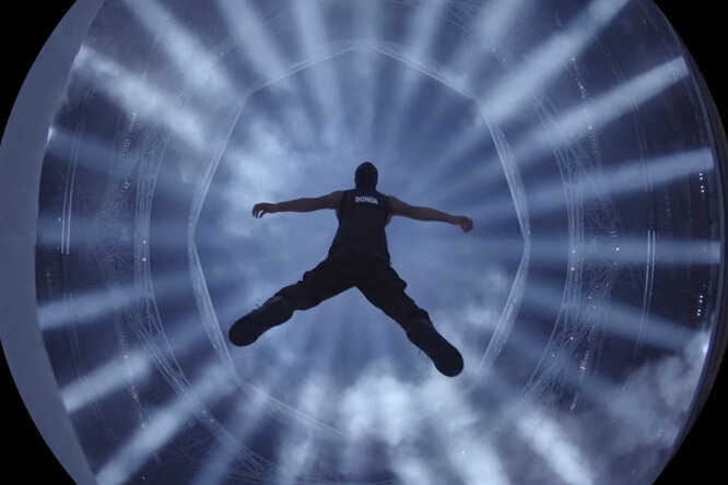 Канье Уэст улетает на небеса и парит в облаках в новом клипе на трек «24» с альбома Donda