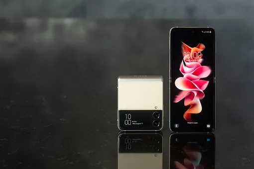 Samsung представила новые смартфоны с гибким экраном — «раскладушку» и «книжку»