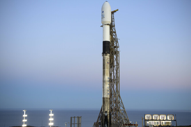NASA и SpaceX запустили аппарат, который врежется в астероид. Это необходимо для тестирования системы защиты Земли от космических объектов