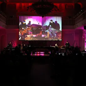 Куда сходить в выходные: Линч, индийская живопись и новая музыка