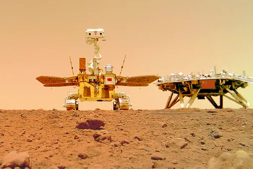 Космический аппарат «Чжужун» прислал видео с поверхности Марса. Можно даже услышать звуки работы ровера