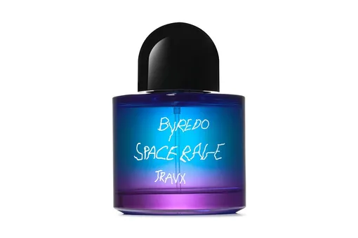 Рэпер Трэвис Скотт выпустил совместную коллекцию с парфюмерной маркой Byredo — это духи и свеча