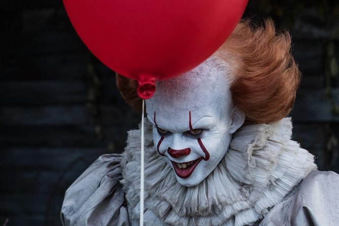 На премьеру «Оно» в Техасе зрители нарядились в демонических клоунов