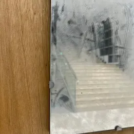 На Тайване уборщик музея перепутал арт-объект с грязным зеркалом и уничтожил авторскую идею