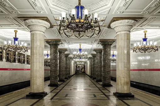Илон Маск восхитился оформлением станции метро «Автово» в Петербурге Илон Маск восхитился оформлением станции метро «Автово» в Петербурге