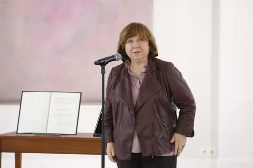 В Беларуси из школьных библиотек уберут книги Светланы Алексиевич В Беларуси из школьных библиотек уберут книги Светланы Алексиевич