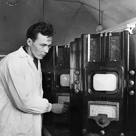 Машина времени: сможете ли вы угадать, сколько стоила техника в 1960-е в СССР?