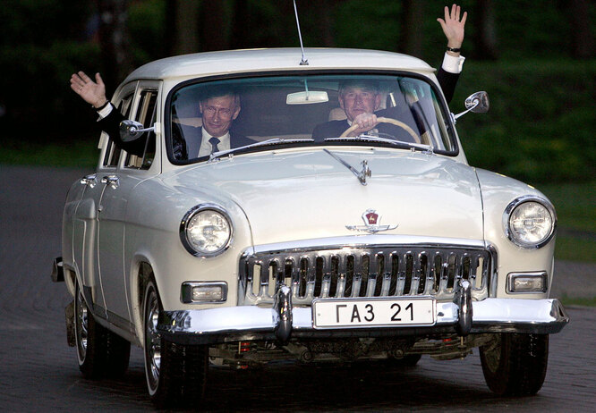 Владимир Путин и Джордж Буш-младший едут на «Волге», 2005 год