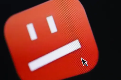 YouTube ограничил доступ к ролику с оскорблением флага России после трех предупреждений Роскомнадзора
