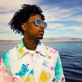 Рэпер 21 Savage стал лицом новой кампании Louis Vuitton Рэпер 21 Savage стал лицом новой кампании Louis Vuitton