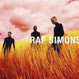 Лиловое небо над полями: Raf Simons выпустили психоделичную кампанию Лиловое небо над полями: Raf Simons выпустили психоделичную кампанию