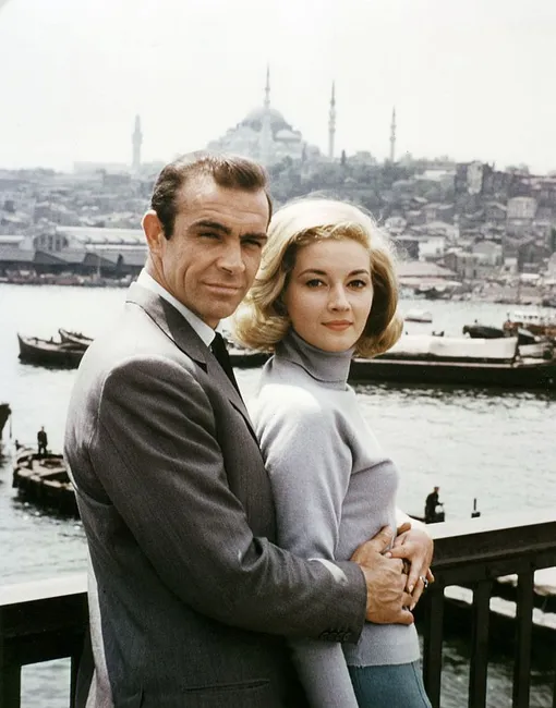 На съемках фильма «Из России с любовью», 1963