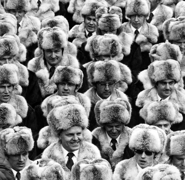 Советская сборная на церемонии открытия Олимпиады в Инсбруке, 1976 год.