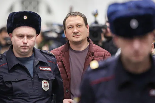 Прокуратура запросила до 16 лет колонии экс-полицейским, подкинувшим наркотики Ивану Голунову