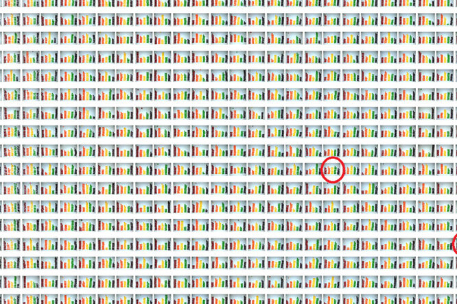 Математик решил найти две идентичные пачки Skittles. Ему пришлось перебрать 28 тысяч драже и потратить 82 дня