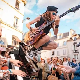 Грандиозный флешмоб с исполнением Bohemian Rhapsody в Париже вызвал резонанс в соцсетях Грандиозный флешмоб с исполнением Bohemian Rhapsody в Париже вызвал резонанс в соцсетях