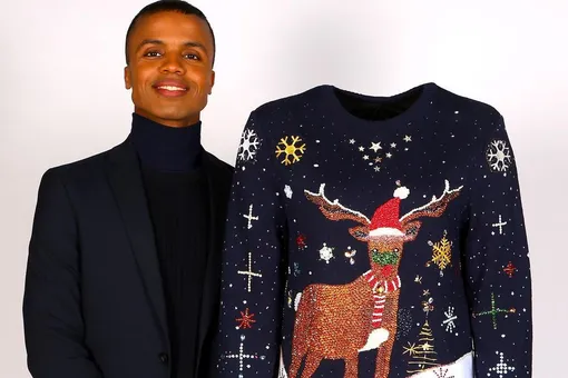Британский художник создал самый дорогой рождественский свитер. Его стоимость — 30 тысяч фунтов