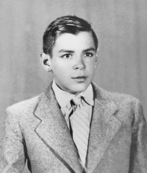 12-летний Эрнесто Гевара в доме в Аргентине, 1940