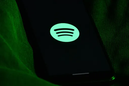 Spotify потерял более $2 млрд рыночной стоимости. Все из-за подкаста Джо Рогана c фейками о ковиде и вакцинации