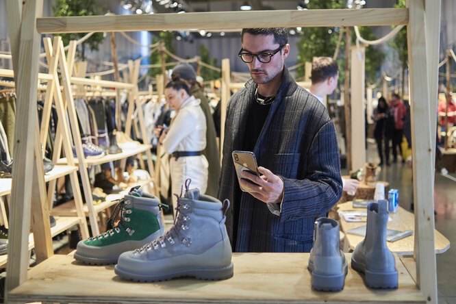 Выставка мужской моды Pitti Uomo отменила февральские офлайн-показы Выставка мужской моды Pitti Uomo отменила февральские офлайн-показы
