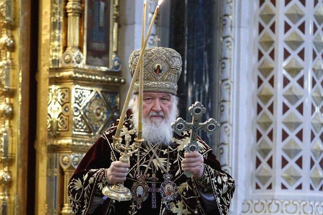 Патриарх Кирилл заявил, что верующие смогут проходить сквозь стены