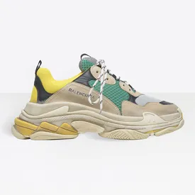 Кроссовки Balenciaga Triple S теперь шьют в Китае Кроссовки Balenciaga Triple S теперь шьют в Китае