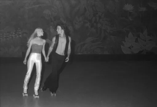 Патрик Суэйзи и его жена Лиза Ниеми на вечеринке в честь премьеры фильма «Скейттаун, США», 1979