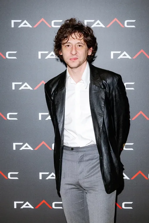 Модератор дискуссии Григорий Туманов