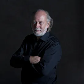 Мастер апокалипсиса: 10 фактов о нобелевском лауреате Ласло Краснахоркаи Мастер апокалипсиса: 10 фактов о нобелевском лауреате Ласло Краснахоркаи