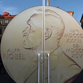 Нобелевскую премию по литературе присудили южнокорейской писательнице Хан Ган