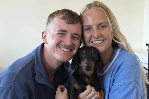 Мини-такса по кличке Валери вернулась домой спустя 529 дней одиночества в австралийской глуши Мини-такса по кличке Валери вернулась домой спустя 529 дней одиночества в австралийской глуши