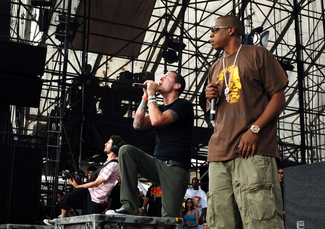 Честер Беннингтон, Брэд Дэлсон и Jay-Z в 2005 году
