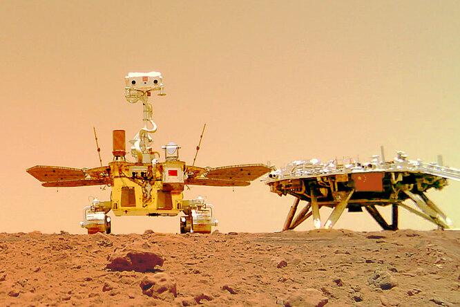 Китайский марсоход «Чжужун» прислал селфи и снимки Красной планеты