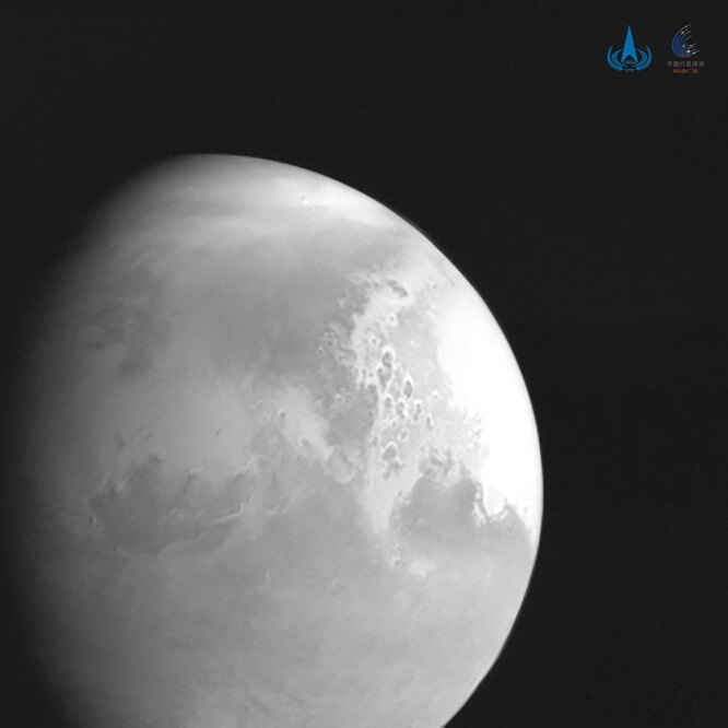 Первое фото Марса, сделанное китайской космической станцией «Тяньвэнь-1»