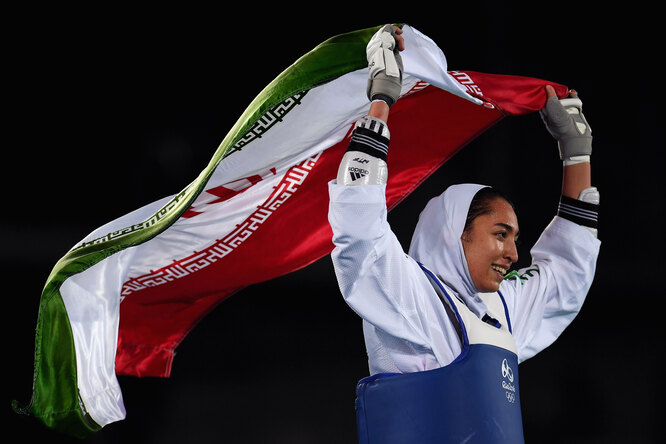 Иран покинула Кимия Ализаде — единственная иранская спортсменка, завоевавшая медаль на Олимпиаде