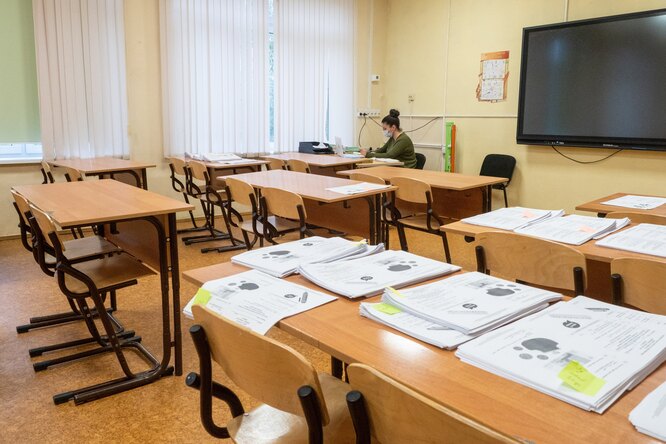 В Нальчике восьмиклассник привел взрослых на «разборки» со своим учителем, а у того оказался травмат. Педагог открыл стрельбу в воздух В Нальчике восьмиклассник привел взрослых на «разборки» со своим учителем, а у того оказался травмат. Педагог открыл стрельбу в воздух