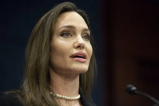 Анджелина Джоли ушла с поста спецпосланника ООН по делам беженцев