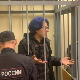 Обвиняемого в педофилии блогера Алексея Поднебесного выпустили из СИЗО