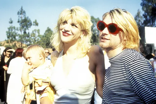 Кортни Лав и Курт Кобейн с дочерью Фрэнсис в 1993 году