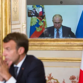 МИД Франции начал расследование утечки разговора Макрона с Путиным о Навальном