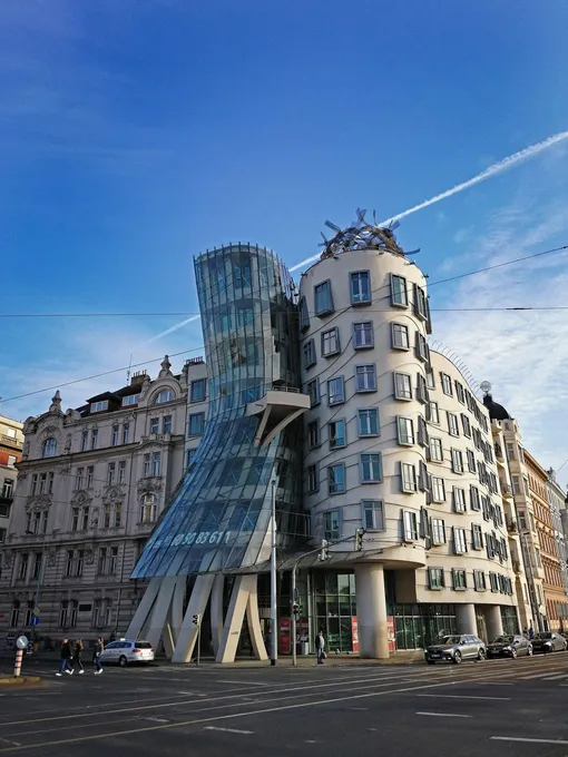 «Танцующий дом» в Праге «Танцующий дом» в Праге